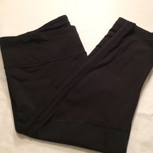 Lululemon black cropped leggings